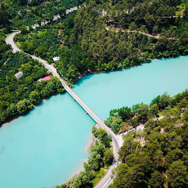 Doğayla Baş Başa Bir Kaçamak: Çamlıyayla Yaylası’nda Serin Bir Nefes